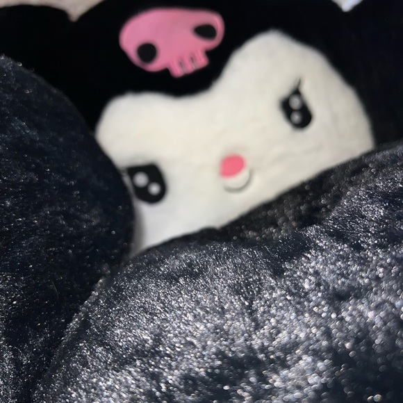 Kuromi plush seat cushion Sanrio Hello Kitty - Picture 5 of 5